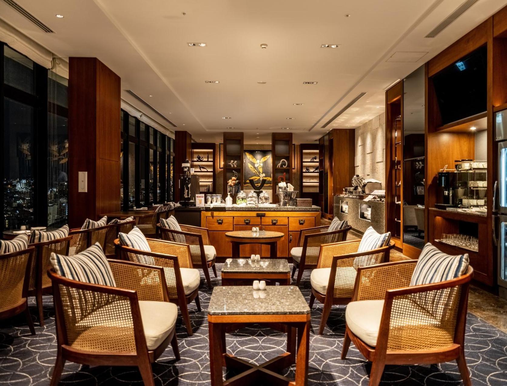 Hyatt Regency Naha, Okinawa Hotel Exterior foto The Club lounge at Changi Airport