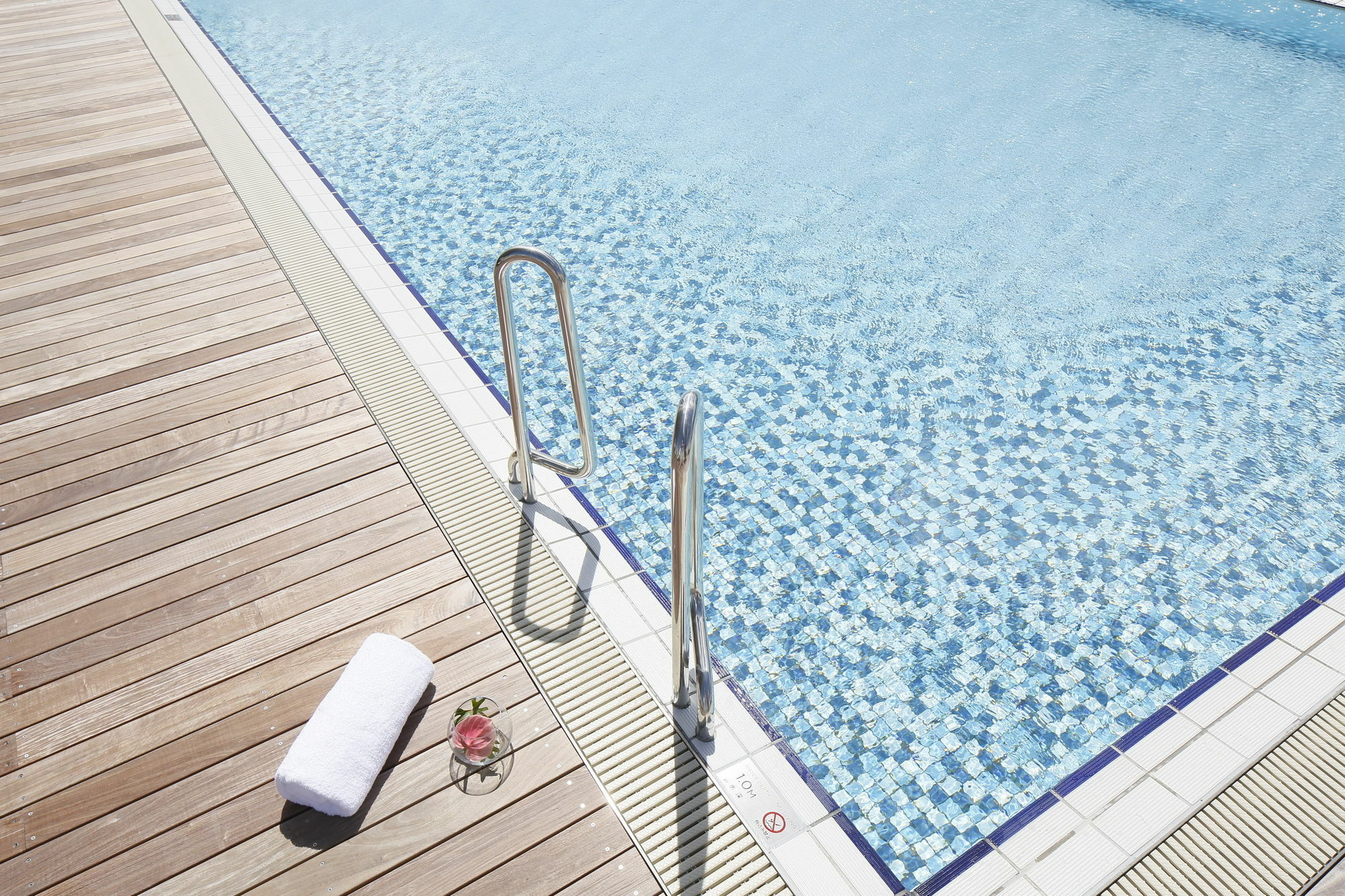 Hyatt Regency Naha, Okinawa Hotel Exterior foto A swimming pool